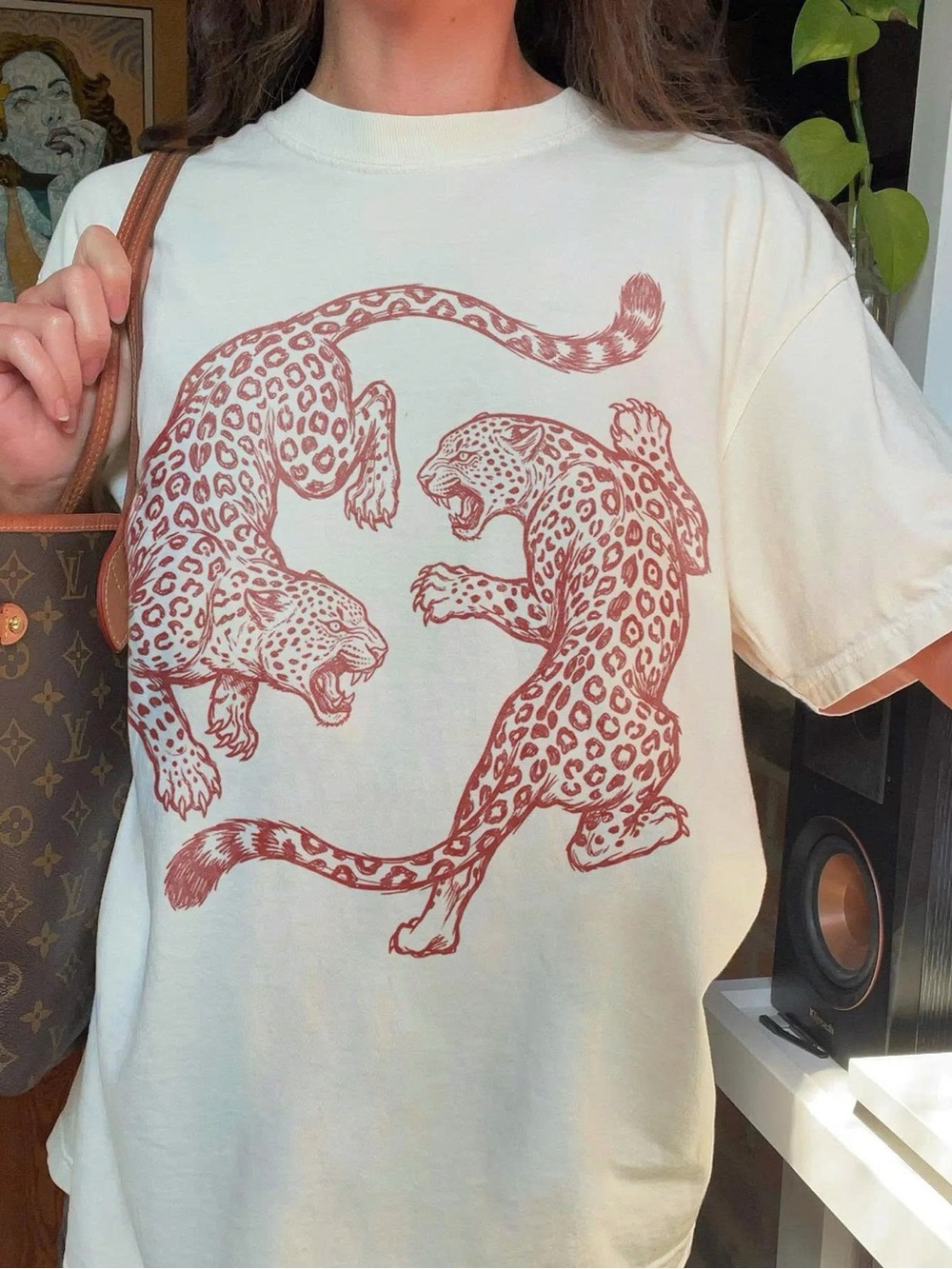 Unbranded Cream T-Shirt with Red Leopard Graphic - Pets Reptile
